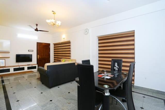 The Solo Apartments Kadavanthra Kochi 외부 사진